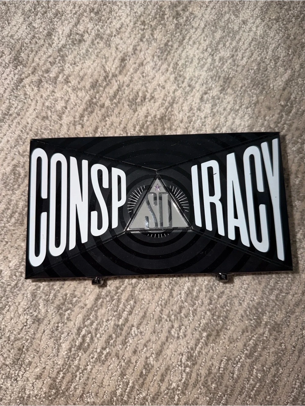 Jeffree Star Conspiracy Eyeshadow Palette - Black & White
